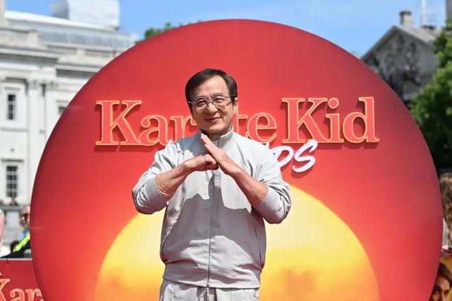 追杀外传》香港夺冠安娜把成龙打懵了九游会网站首映狂揽75万票房《疾速(图9) 追杀外传》香港夺冠安娜把成龙打懵了九游会网站首映狂揽75万票房《疾速(图9)